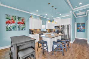 Fridge, microwave, oven, stovetop - Views from 2 decks - 1000ft to the sand - HUGE deck with bar, views and games (Crystal Beach)