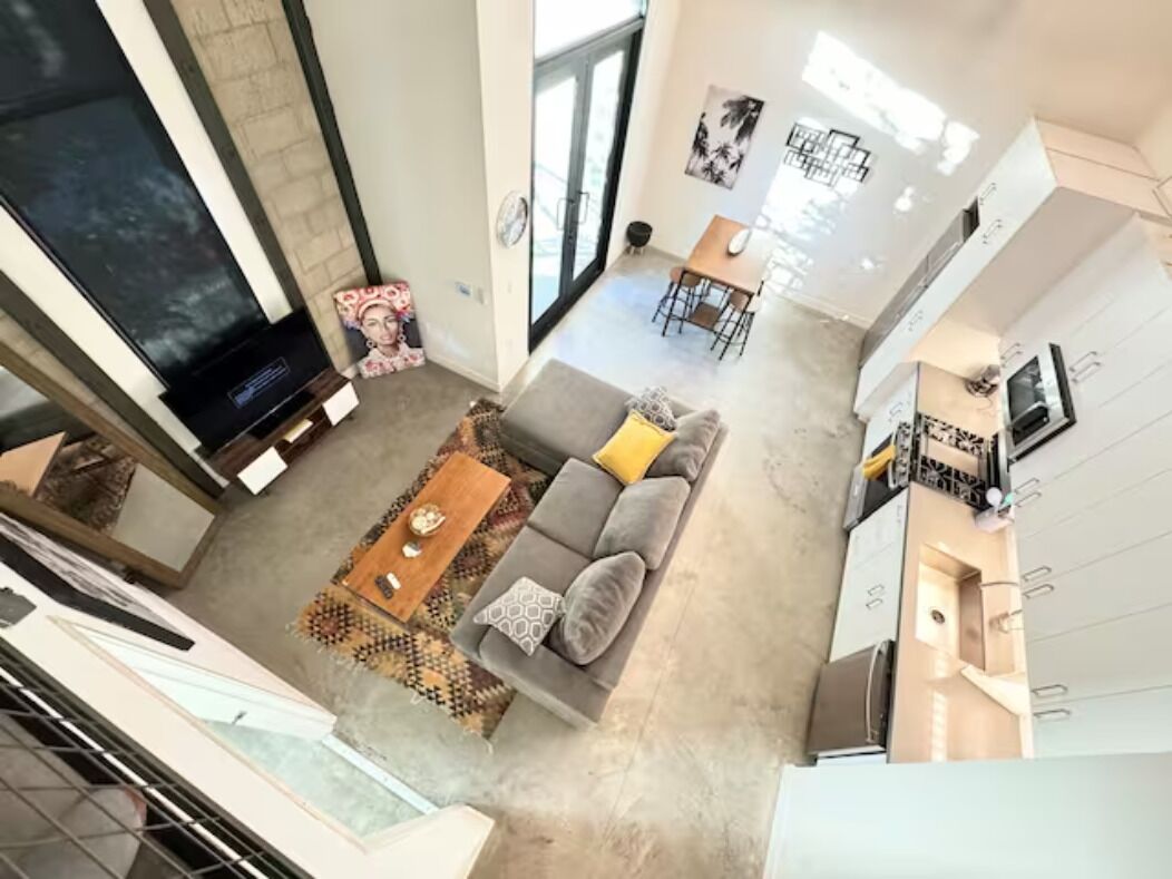 Cozy Loft-City View with Balcony/Pet Friendly/Gym