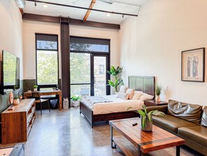 1 habitación, escritorio, tabla de planchar con plancha y wifi gratis