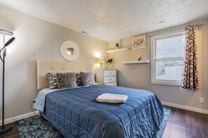 3 bedrooms, free WiFi, bed sheets - Comfy, Convenient, and Charm 3BR Retreat near BGSU (Bowling Green)