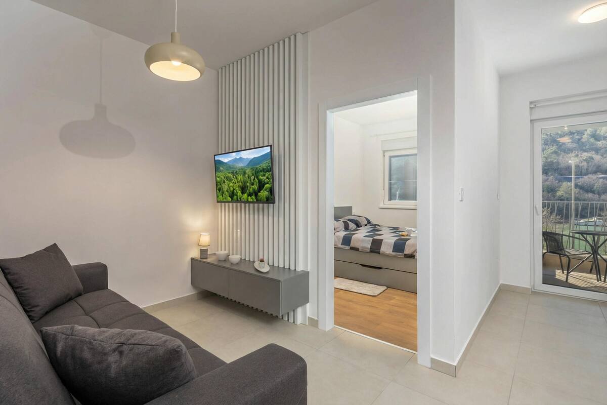 Standard Apartment, 1 Bedroom, Balcony, Sea Facing (Sea-View Balcony Apt La Health)