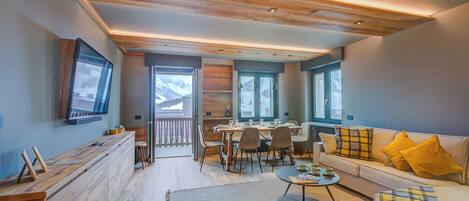 21-inch flat-screen TV with digital channels