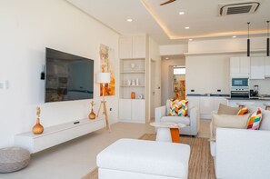 Villa exclusive | Aire de séjour | Téléviseur connecté de 55 po avec télévision numérique