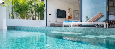 Kolam renang outdoor