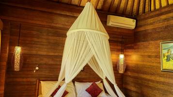 Deluxe Room | Minibar, desk, soundproofing, free WiFi