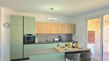 Family Apartment, Multiple Bedrooms (Swiss Sweet Apartment 297) | Private kitchen | Fridge, oven, stovetop, dishwasher