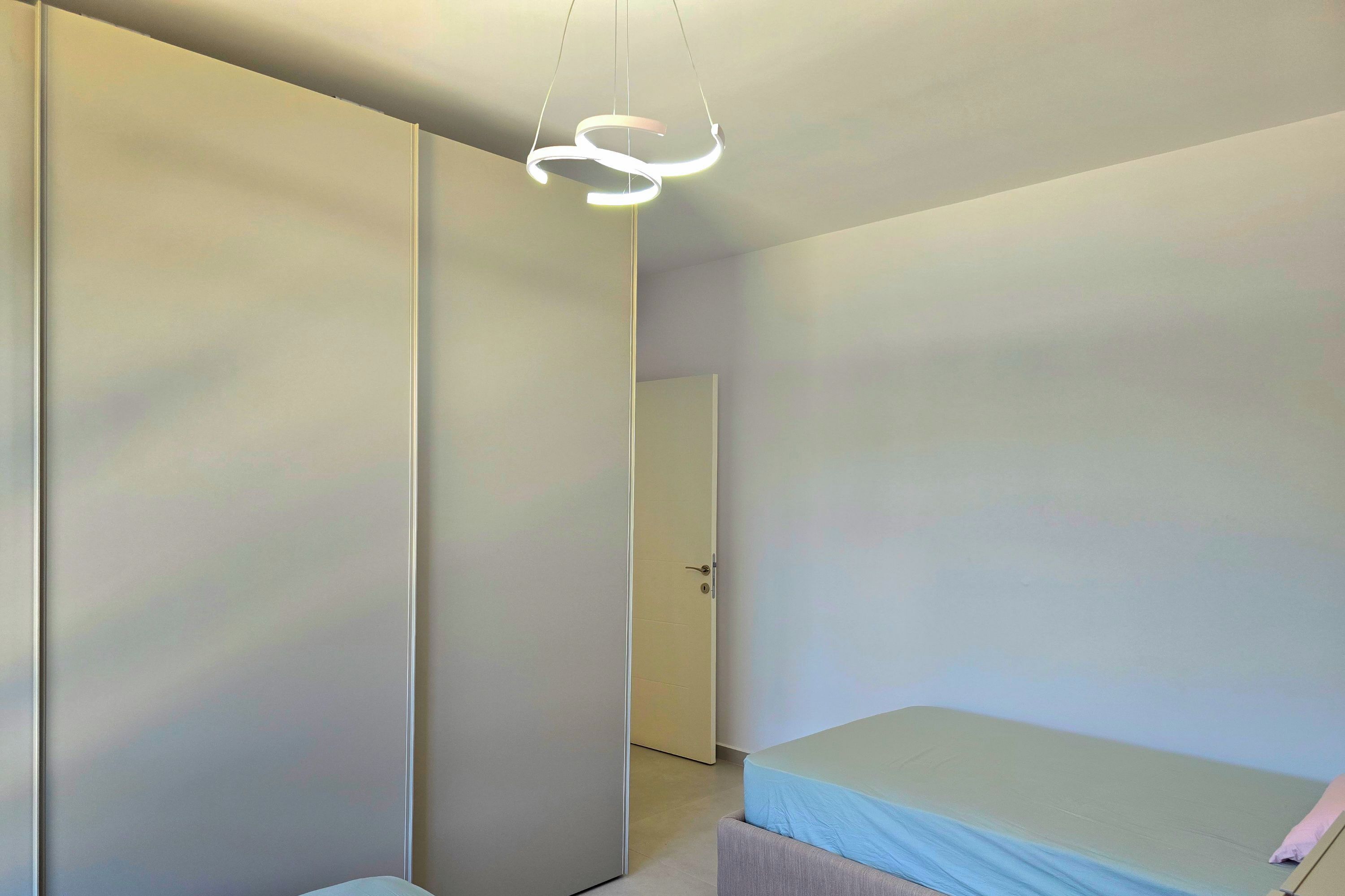 2 عدّة غرف نوم وواي فاي مجانًا وملاءات أسرّة