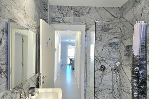 Family Apartment, Multiple Bedrooms (Swiss Sweet Apartment 297) | Bathroom | Shower, hair dryer, towels, soap - Swiss Sweet Apartment 297 (Ishëm)