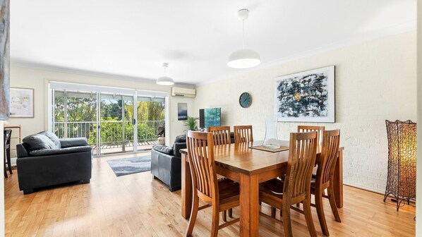 Dining - 1/3A Montague Street, Narooma (Narooma)