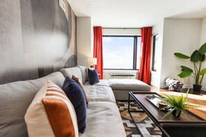 TV connectée, chaîne hi-fi, espaces bureaux