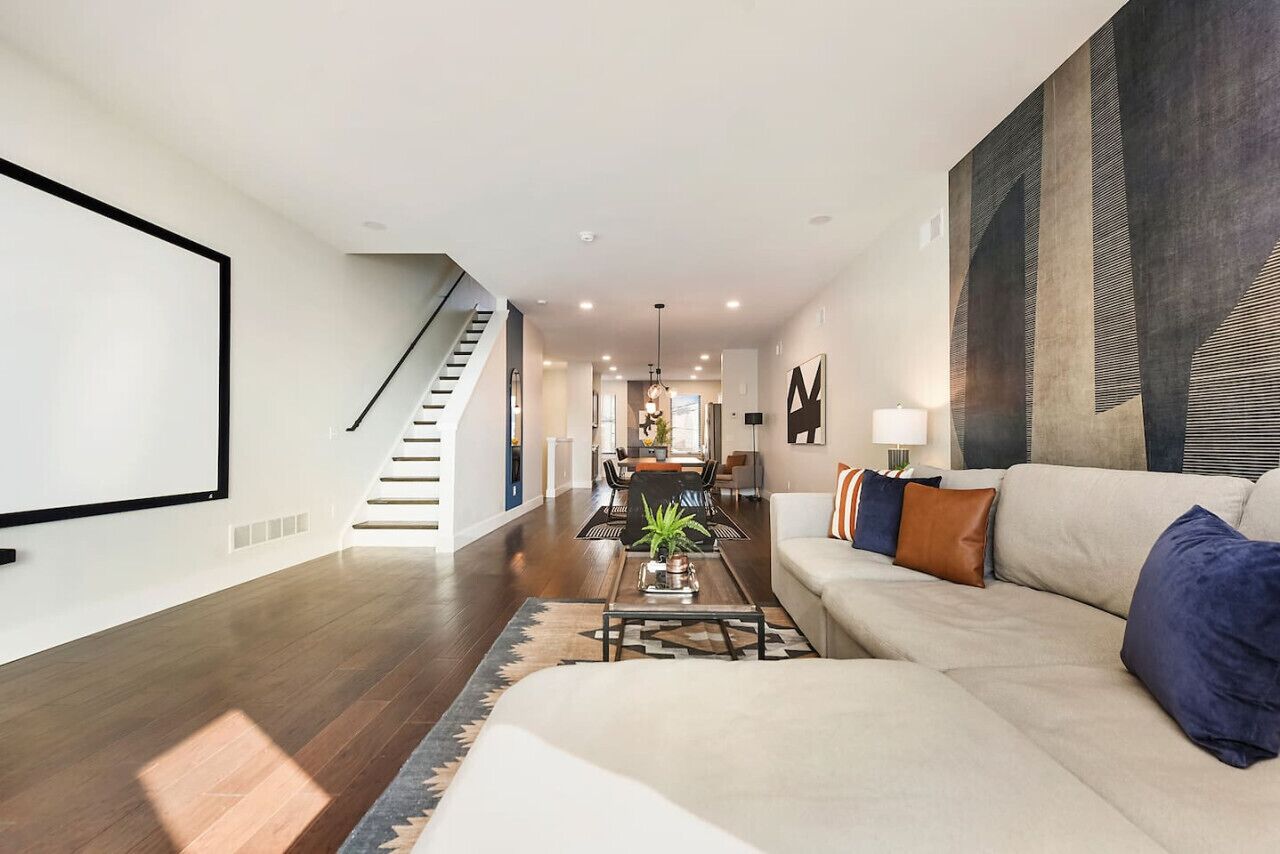 Smart TV, stereo, offices