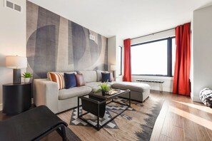 Smart-TV, Stereoanlage, Arbeitsbereiche