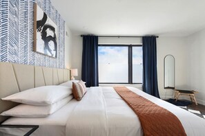 3 Schlafzimmer, Schreibtisch, Bügeleisen/Bügelbrett, Reisekinderbett