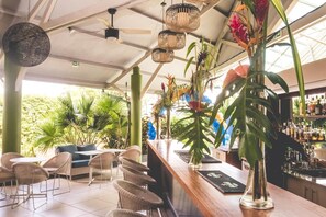 Bar (en la propiedad)