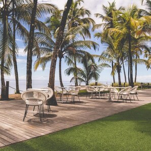 Outdoor dining - Des Roches (Kourou)