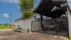 Unclassified image, 5 of 25, button - Casa Yumi (Denpasar)