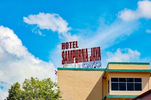 Exterior - OYO 2487 Sampurna Jaya Hotel (Tanjung Pinang)