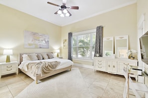 3 bedrooms, desk, iron/ironing board, travel crib