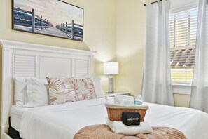 3 bedrooms, desk, iron/ironing board, travel crib