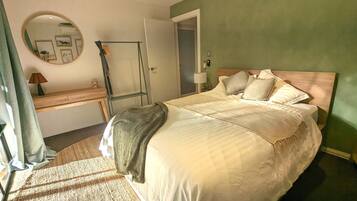 1 bedroom, desk, iron/ironing board, free WiFi