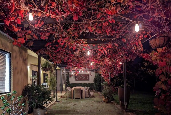 Terrace/patio - Picturesque, secluded, contemporary, self-contained, complimentary doggy daycare (Kersbrook)