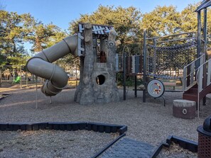 Children’s area - 1 BR - Ocean View - Private Full Kitchen/Laundry (Norfolk)