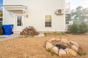 Exterior - 1 BR - Ocean View - Private Full Kitchen/Laundry (Norfolk)