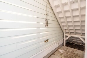 Interior - 1 BR - Ocean View - Private Full Kitchen/Laundry (Norfolk)