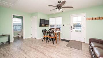 Fernseher, Stereoanlage