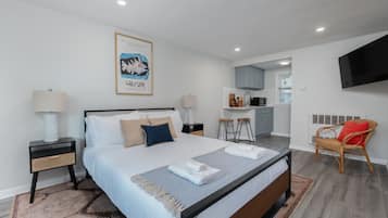 1 slaapkamer, een strijkplank/strijkijzer, reisbedje, gratis wifi