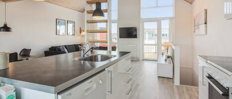 Fridge, microwave, dishwasher, cookware/dishes/utensils