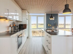 Fridge, microwave, dishwasher, cookware/dishes/utensils - "Truls" - 700m from the sea by Interhome (Løkken)