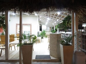 Room, 1 Bedroom, Smoking, Private Pool | Living area