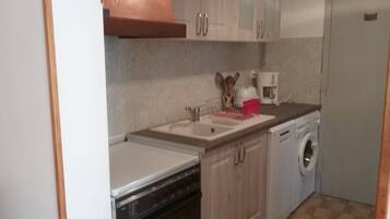 Micro-ondes, four, lave-vaisselle