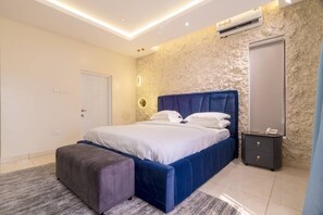 Classic Townhome, 4 Bedrooms | 4 bedrooms, individually decorated, individually furnished - FQR Shortlet (Lagos)