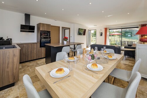 Ducaussa avec piscine privée