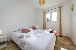 3 chambres, fer et planche à repasser, lit parapluie, Wi-Fi gratuit