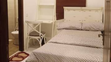 Deluxe Single Room | Minibar, desk, iron/ironing board, free WiFi