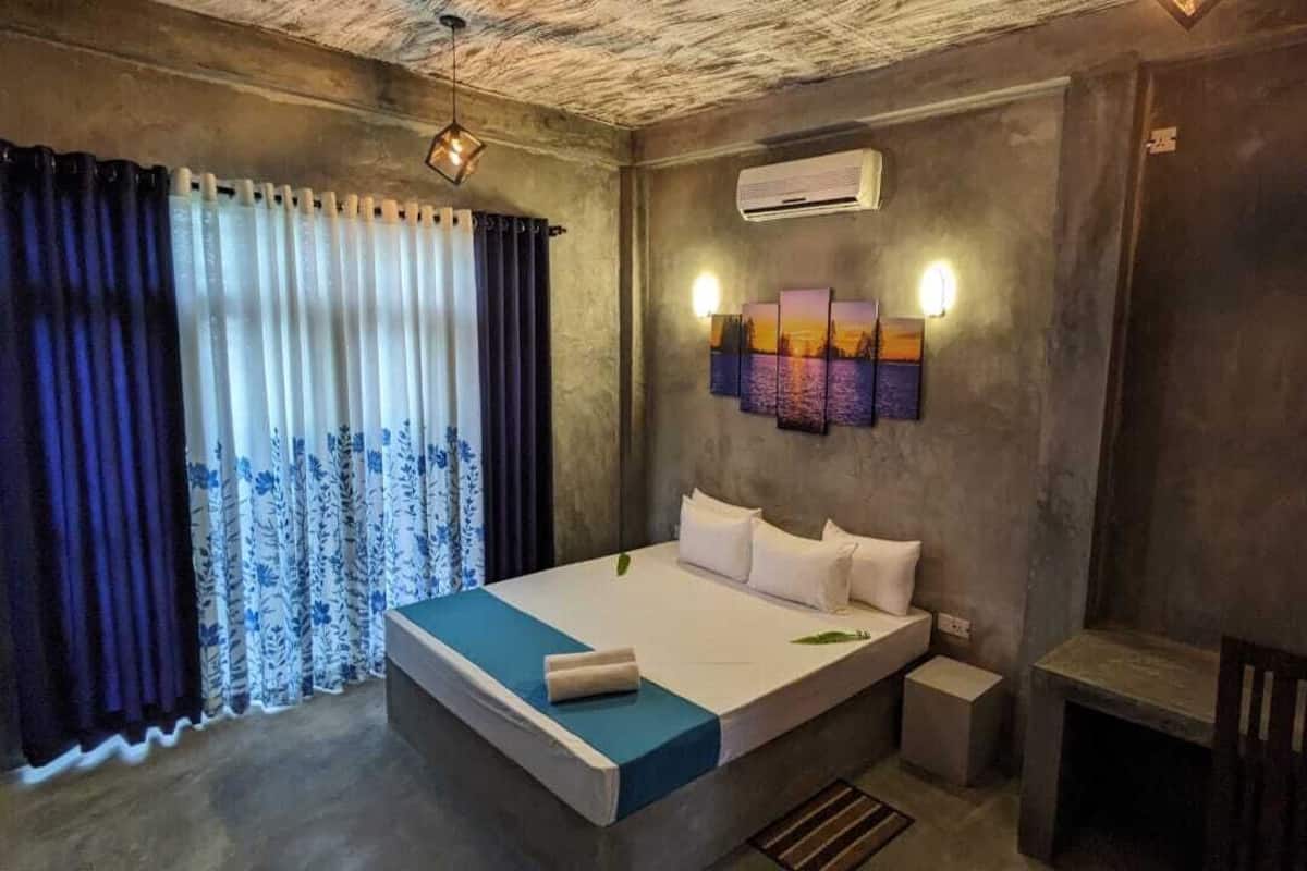 Premium bedding, individually decorated, individually furnished, desk