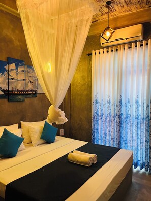 Premium bedding, individually decorated, individually furnished, desk - Soul villas & Cabana Near Beach With pool (Tangalle)
