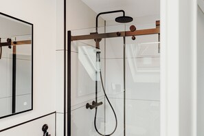 Shower, free toiletries, hair dryer, towels