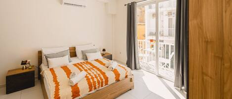 1 bedroom, desk, iron/ironing board, WiFi