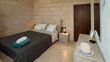 2 makuuhuonetta, työpöytä, silitysrauta/-lauta, Wi-Fi