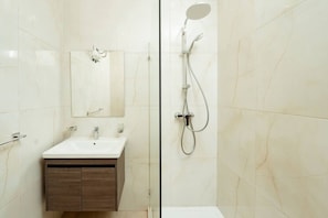 Hair dryer, towels - Classic 2BDR Designer Home! Close to Sea (Tas-Sliema)