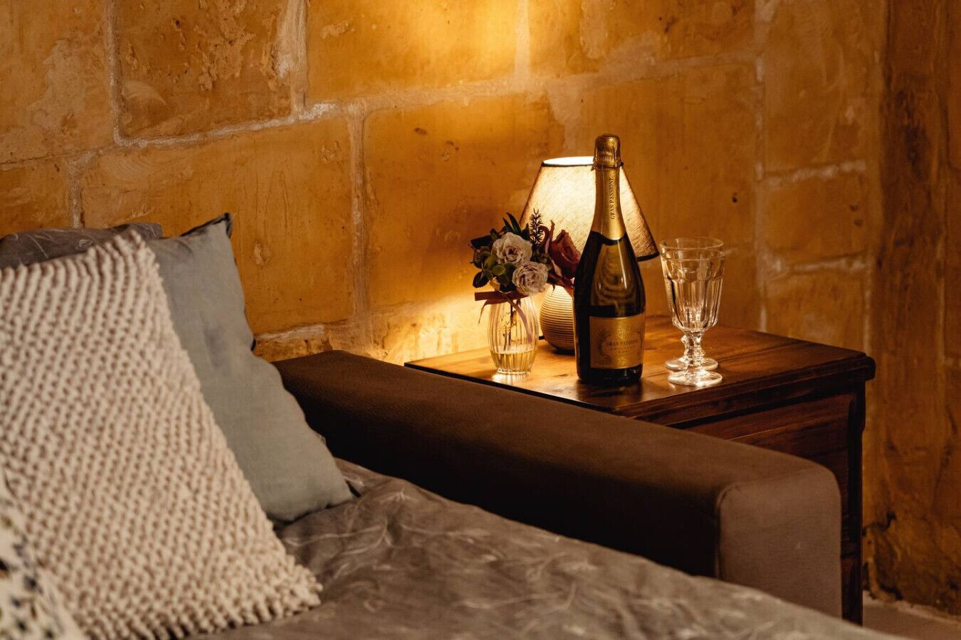 2 slaapkamers, een bureau, een strijkplank/strijkijzer, wifi