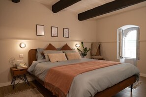 2 Schlafzimmer, Schreibtisch, Bügeleisen/Bügelbrett, WLAN