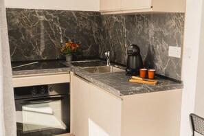 Fridge, microwave, oven, stovetop - Unique 1BDR Suite! 50 Meters from Sea! (Il-Gżira)