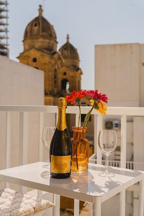 Property grounds - Stunning Studio | Main Street Penthouse | Near Sea (Il-Gżira)
