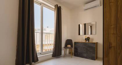 Charming 1BDR Apartment Near Sea! Great Location!