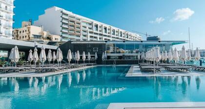 2-Bed Sliema Apt – Walk to Beaches & Valletta